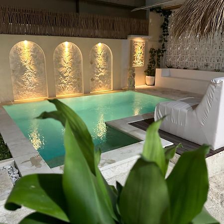 Ellies Hotel Nusa Dua  Exteriör bild