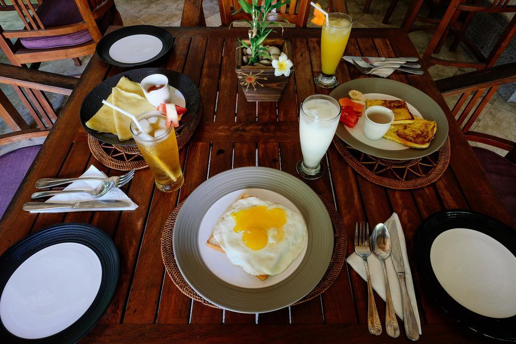 Ellies Hotel Nusa Dua  Exteriör bild