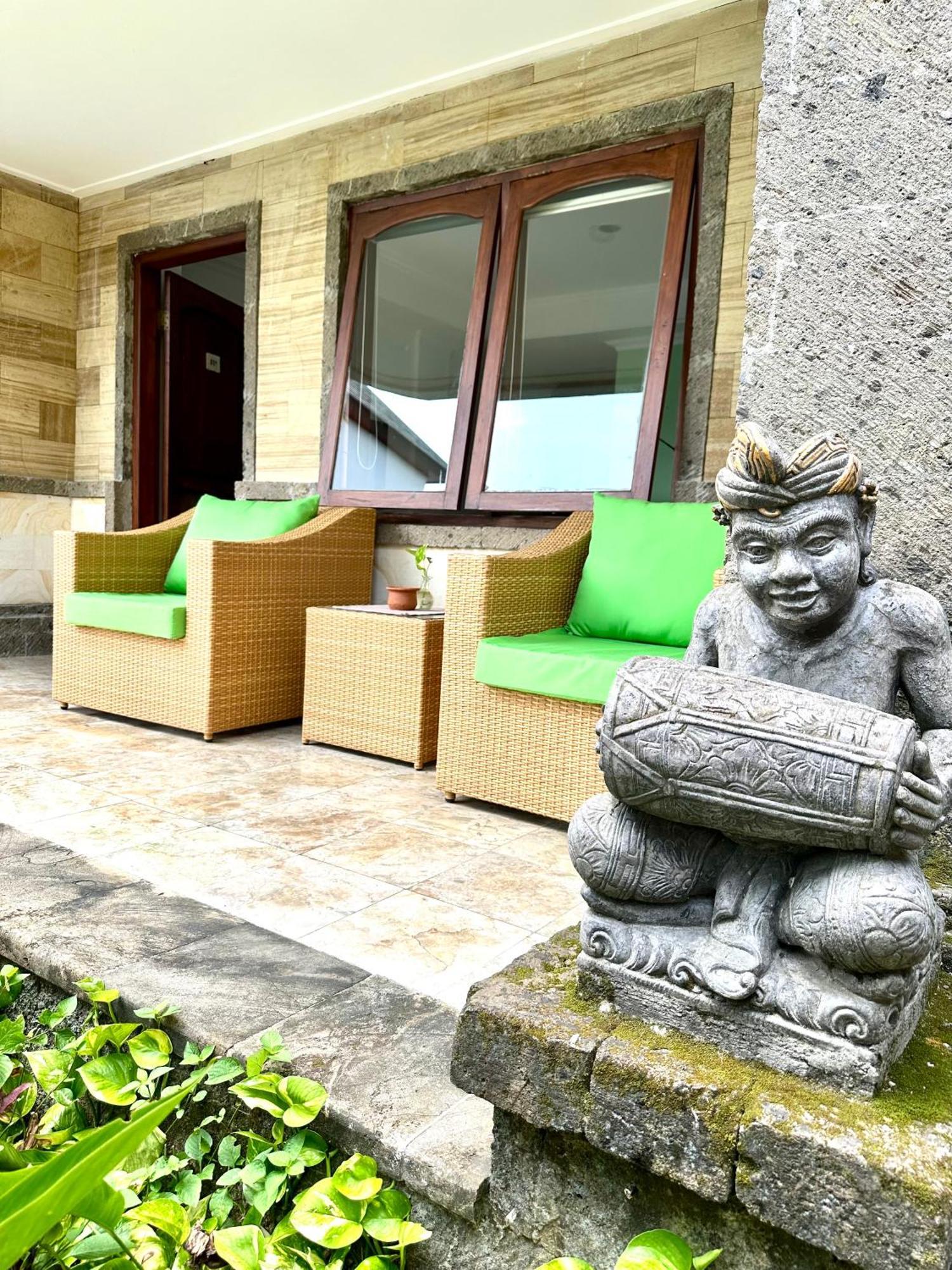 Ellies Hotel Nusa Dua  Exteriör bild