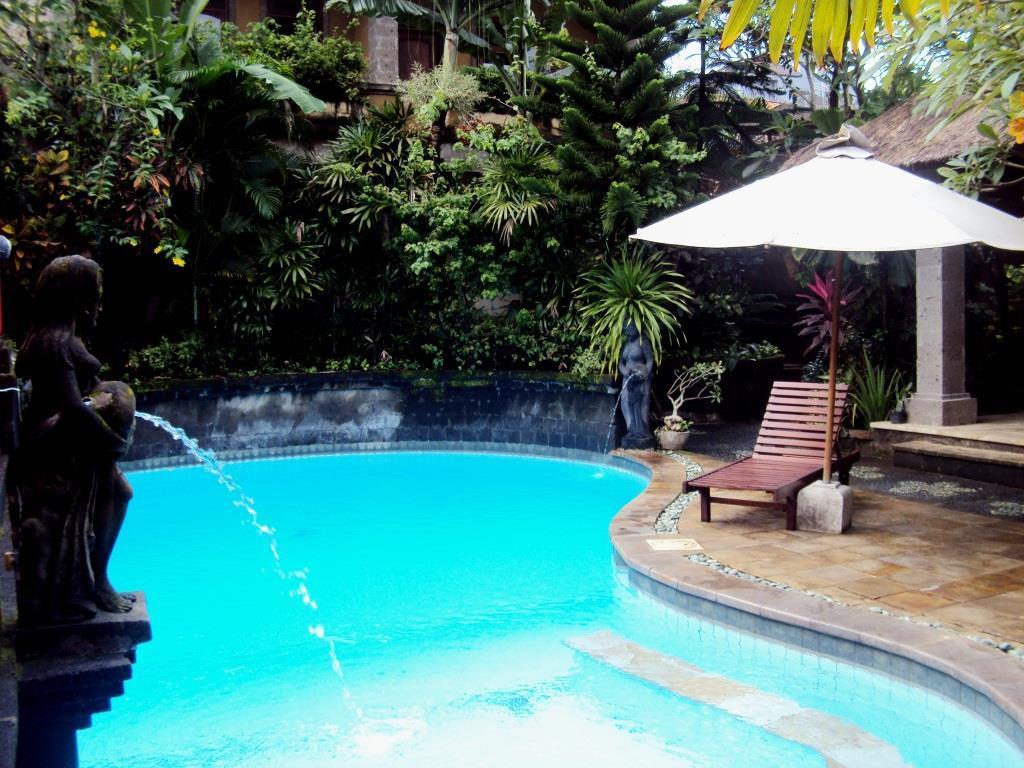 Ellies Hotel Nusa Dua  Exteriör bild