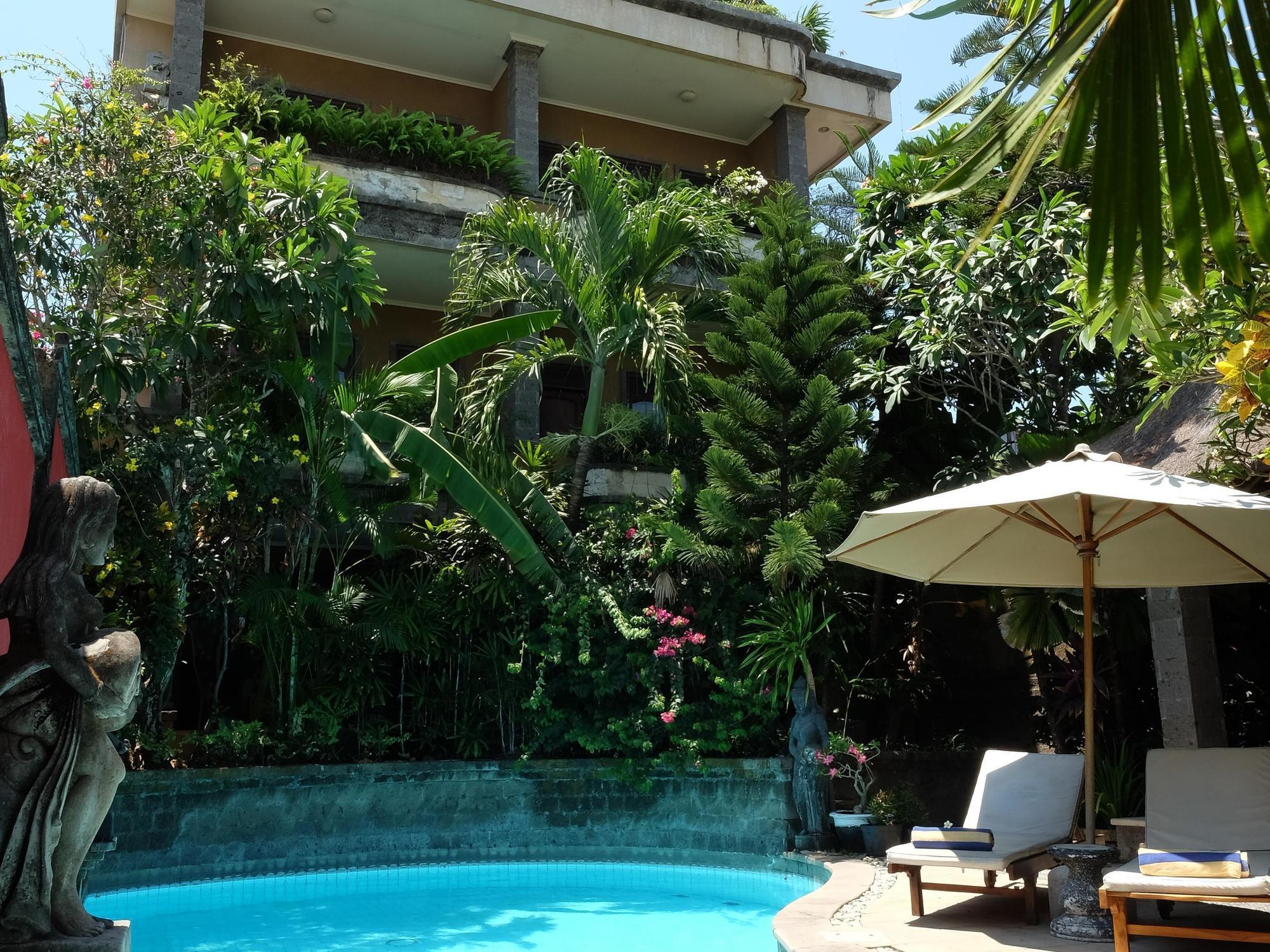 Ellies Hotel Nusa Dua  Exteriör bild